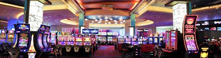 sinar togel.com mobile app showing tournament leaderboard and live casino selection